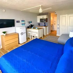https://castaways-resort-studios.thedaytonabeachhotels.com