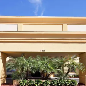 https://la-quinta-inn-suites-tampa-fairgrounds-casino.hotelstampa.org