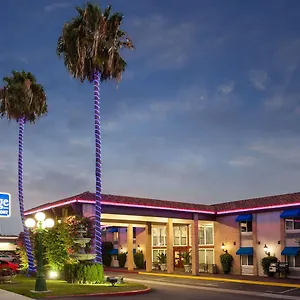 https://travelodge-orange-county-airport-costa-mesa.topanaheimhotels.com
