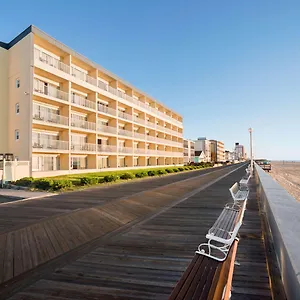 2* Hotel Howard Johnson By Wyndham Ocean Oceanfront